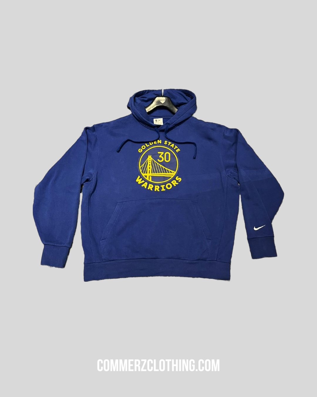 Produktfoto Vintage NIKE Hoodie NBA blau mit gelbem Print Vorderseite