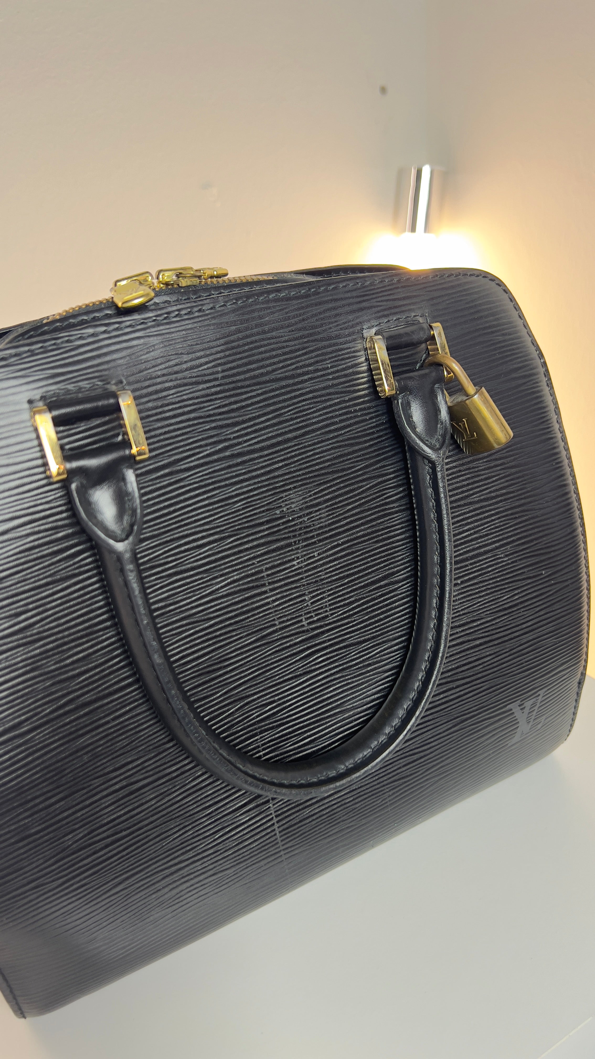 Vintage Louis Vuitton Pont Neuf Bag T07 Luxus Handtasche LV seitlich