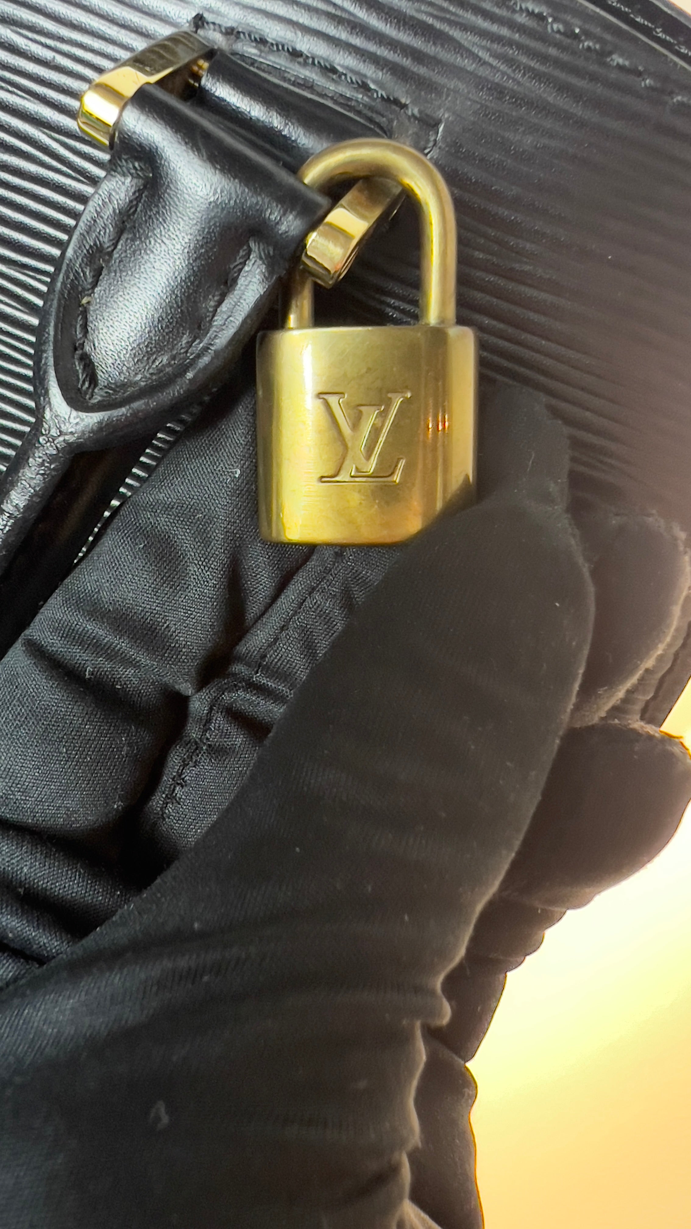 Vintage Louis Vuitton Pont Neuf Bag T07 Luxus Handtasche LV Schloß