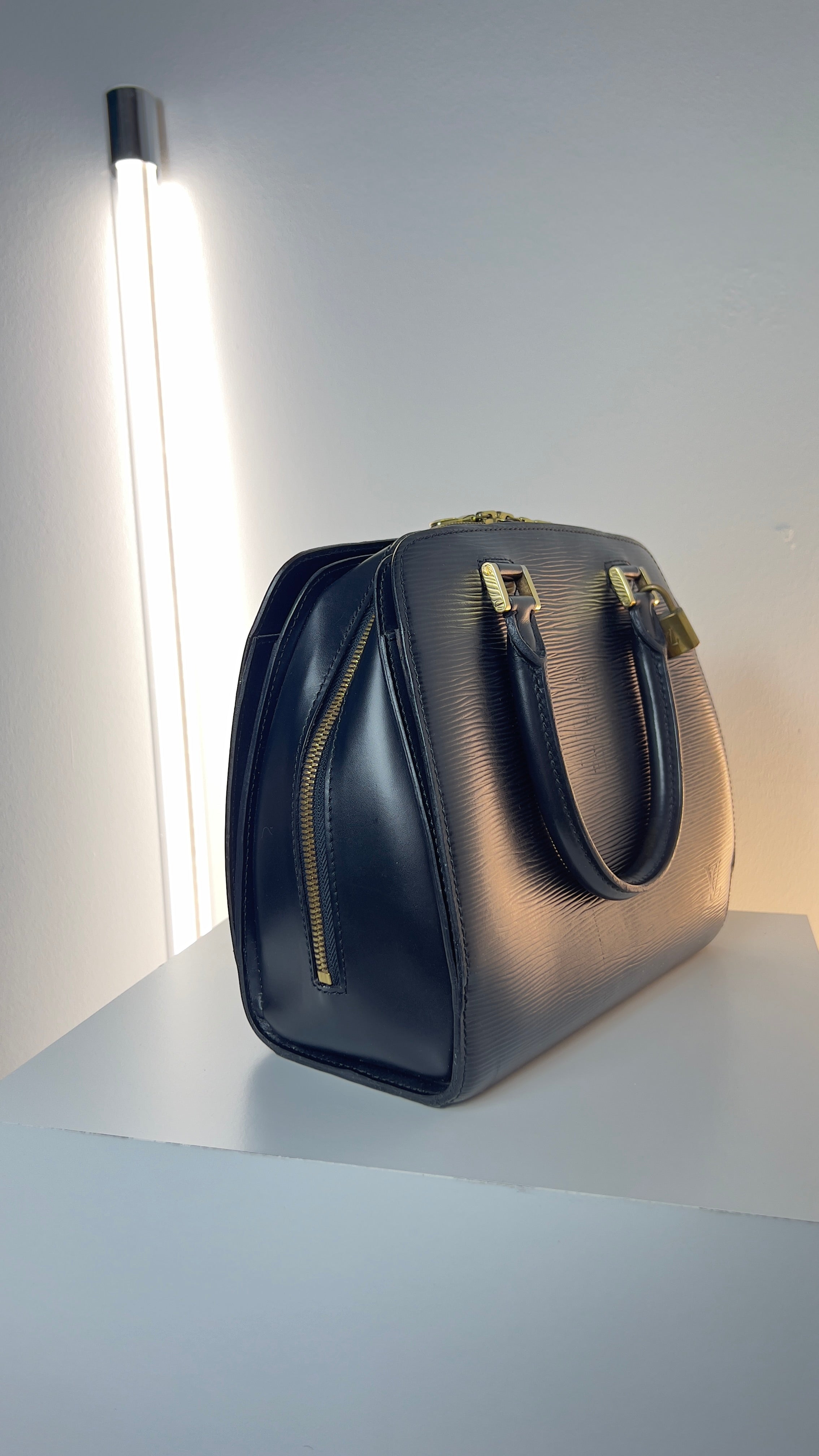 Vintage Louis Vuitton Pont Neuf Bag T07 Luxus Handtasche LV schräg