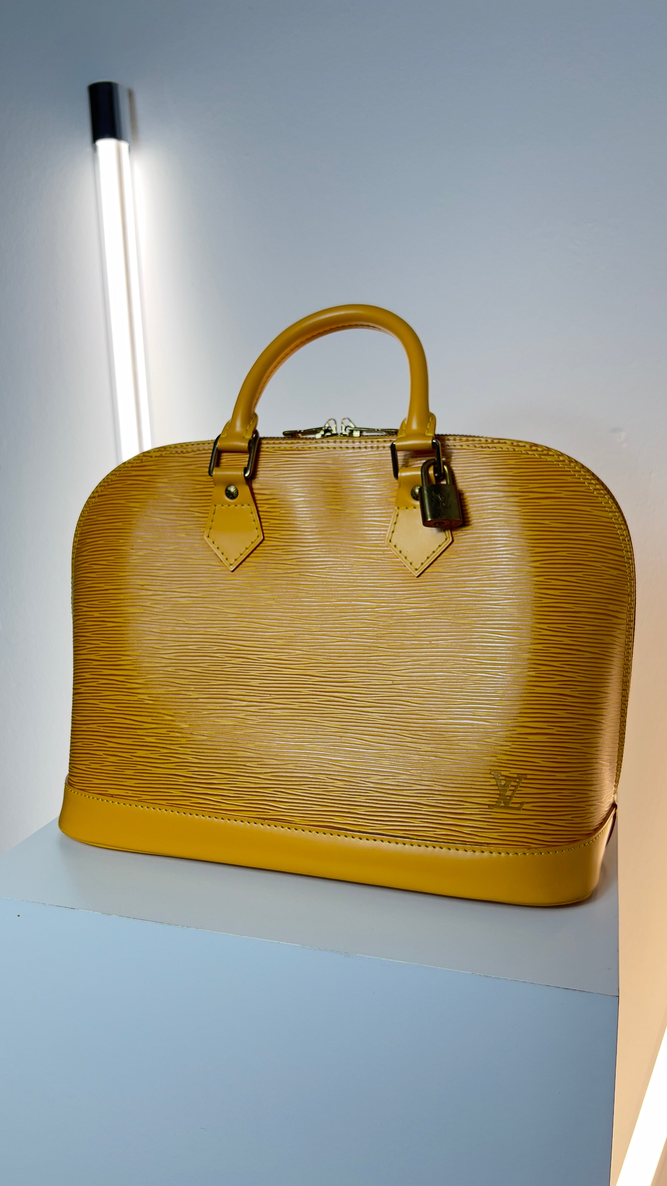 Vintage Louis Vuitton Handtasche Alma PM Gelb T06 Luxus Handtasche