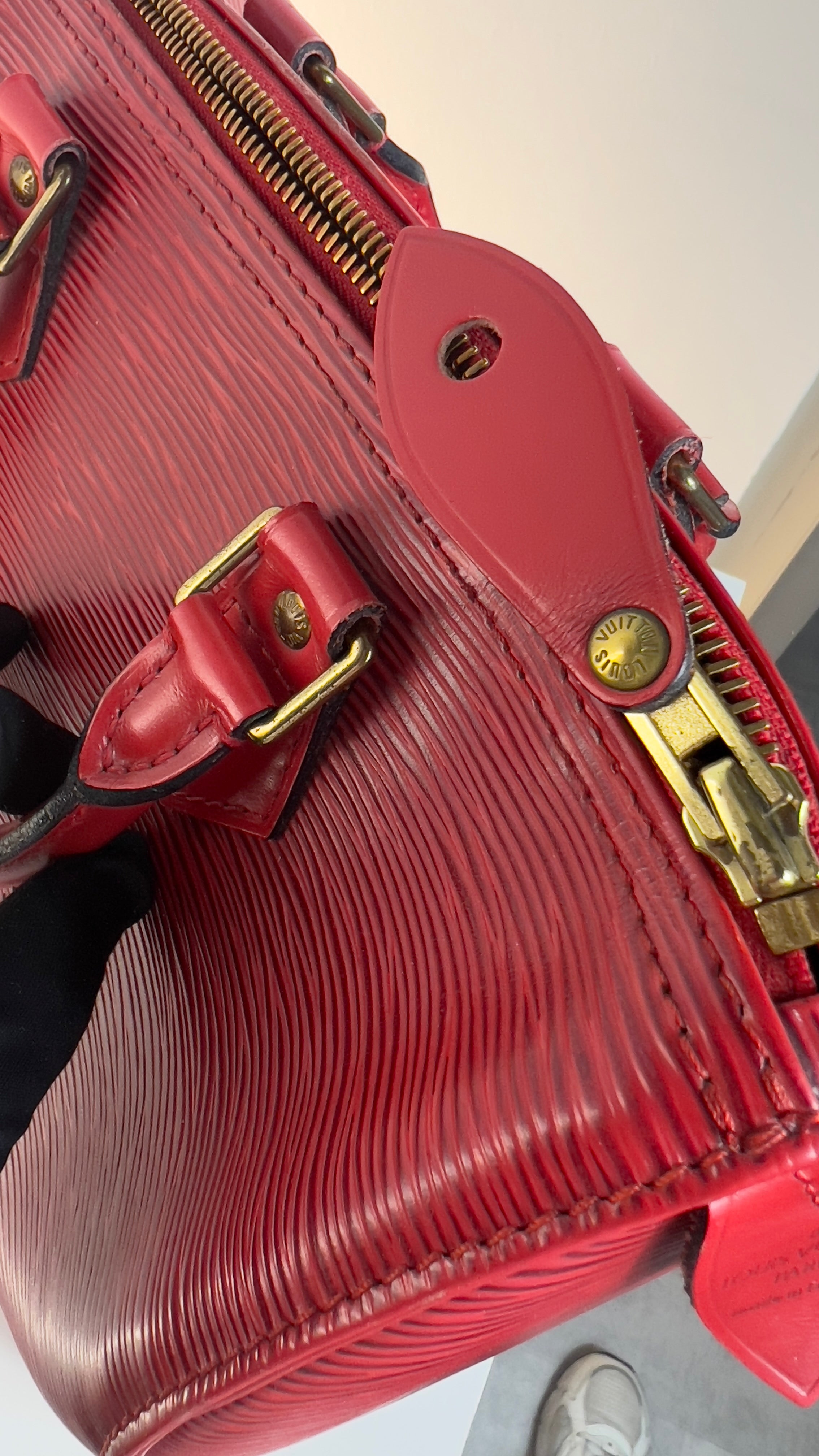 Vintage Louis Vuitton Speedy 30 Rot T11 Luxus Handtasche Griff und Reißverschluss